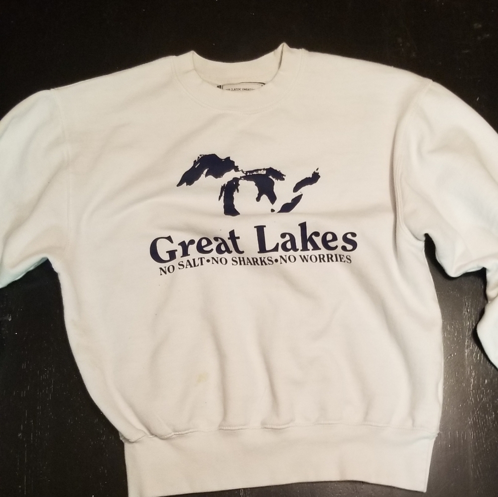 Size small Pacific & Co Great Lakes Sweatshirt
